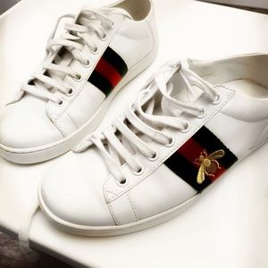 Authentic Gucci Sneakers with Bee good conditions